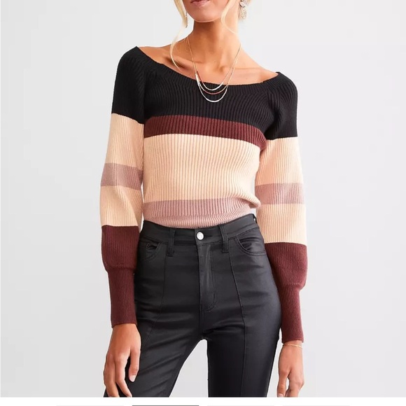 Colorblock Women's Sweater BKE RED size large - Picture 2 of 8